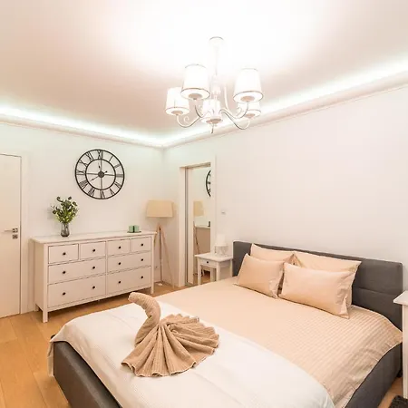 Heart Of Comfort By Rentujemy Apartment